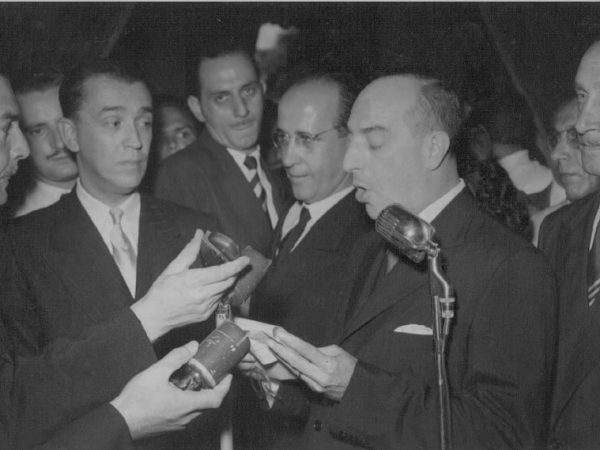 Como vai a tua língua?